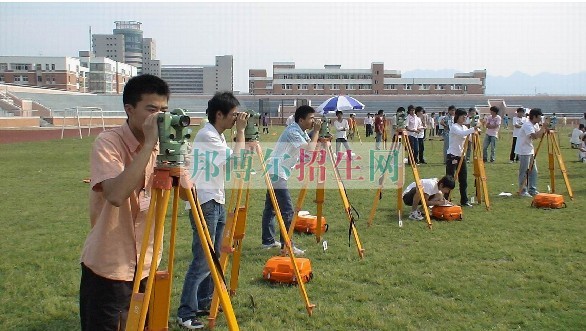 重慶建筑高級技工學(xué)校2016年報名條件、招生對象