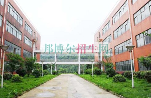 湖南中醫(yī)藥高等?？茖W(xué)校
