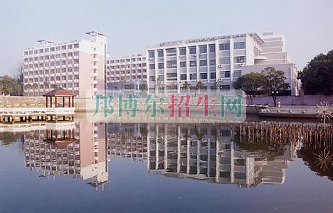 江西財(cái)經(jīng)職業(yè)學(xué)院是幾專(zhuān)