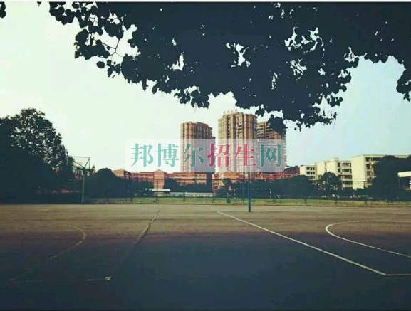 四川省信息通信學(xué)校2016年報(bào)名條件、招生對象