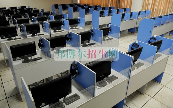初中畢業(yè)學計算機網(wǎng)絡(luò)技術(shù)怎么樣