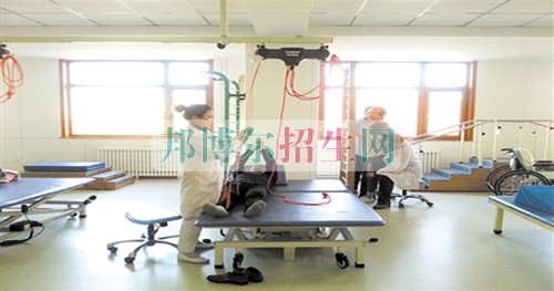 成都哪些大專(zhuān)學(xué)?？祻?fù)治療好