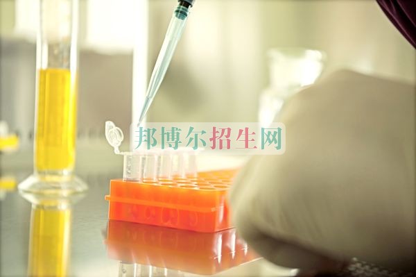 成都高中生讀醫(yī)學(xué)檢驗?zāi)煤脝? width=