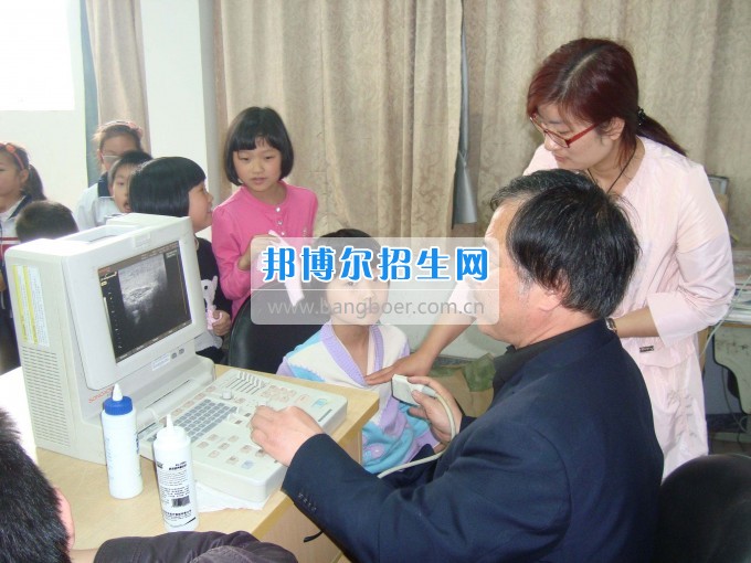 成都內理科一專衛(wèi)生信息管理大專學校