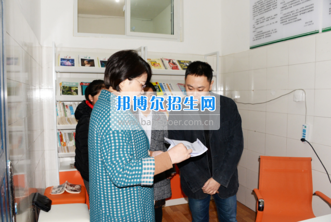 川南幼兒師范高等?？茖W校黨團工作站、圖書漂流站在學生公寓正式運行