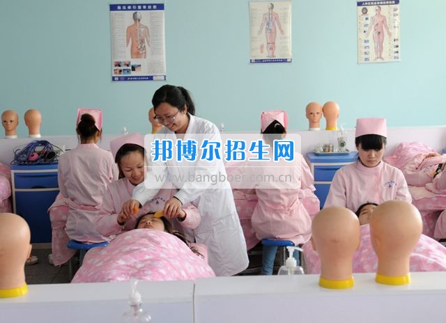 成都內(nèi)理科一專美容技術(shù)大專學校