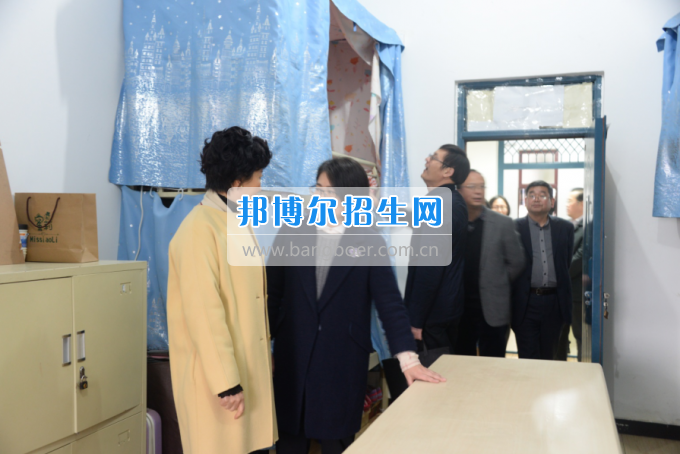 市委常委、宣傳部長潘梅到川南幼兒師范高等專科學(xué)校調(diào)研思想政治工作