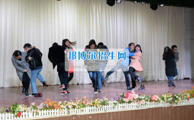 川南幼兒師范高等?？茖W(xué)校與內(nèi)江職業(yè)技術(shù)學(xué)校開展青年聯(lián)誼活動