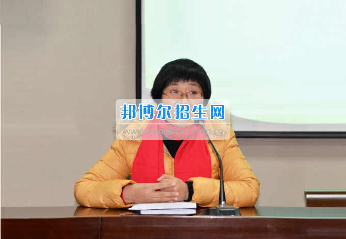 川南幼兒師范高等?？茖W(xué)校召開輔導(dǎo)員班主任工作例會加強(qiáng)和改進(jìn)學(xué)生思想政治工作