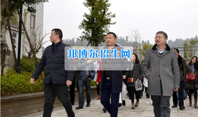 南充市建華職業(yè)中學(xué)開展“請(qǐng)進(jìn)來(lái)，走出去”校際交流活動(dòng)