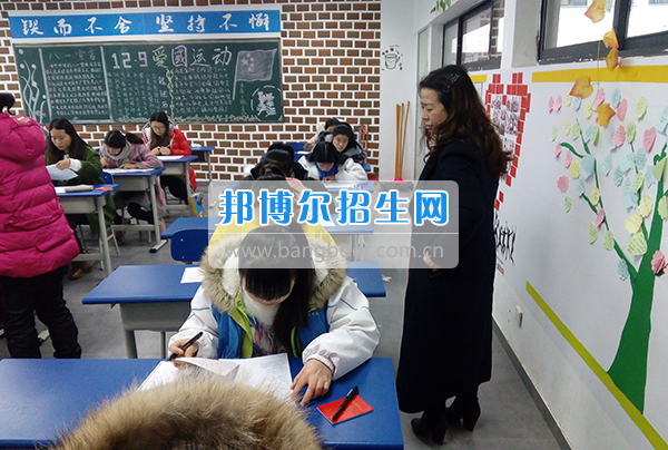 畢節(jié)醫(yī)學高等?？茖W校抓考風、嚴考紀、提質(zhì)量