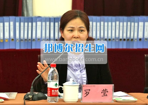 市教委年檢專家組蒞臨重慶信息技術(shù)職業(yè)學院檢查指導(dǎo)工作