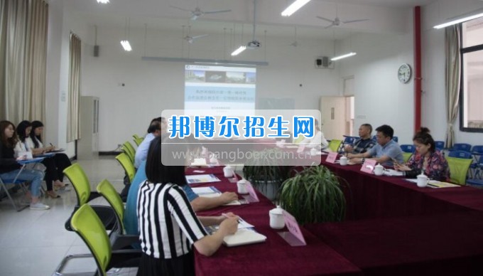 四川省一帶一路促進(jìn)會會長林忠清一行來四川省經(jīng)濟(jì)管理學(xué)校參觀考察，共同商建“一帶一路國際職業(yè)教育中心”