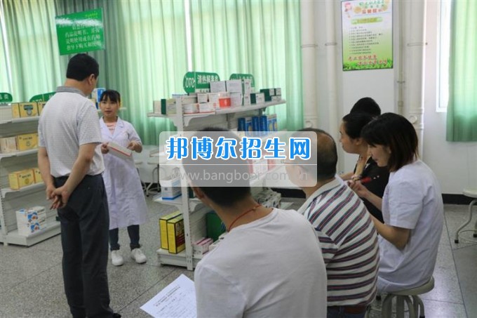 四川衛(wèi)生康復(fù)職業(yè)學(xué)院校企合辦營銷技能大賽，共促學(xué)生營銷技能提升