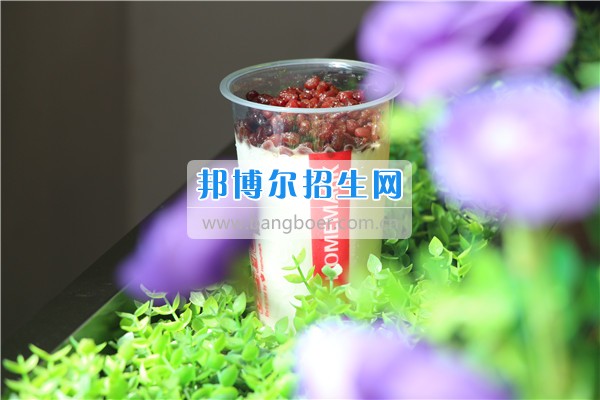 成都希望航空職業(yè)學校美味冷飲大曝光！據(jù)說，正數(shù)第三的是同學們最喜愛的冷飲！