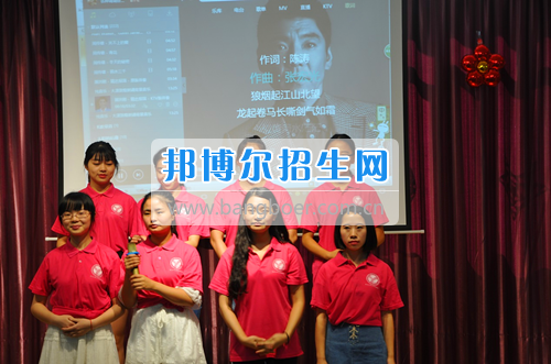 重慶工商大學(xué)派斯學(xué)院舉行青春“三下鄉(xiāng)”，我們在路上活動(dòng)