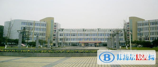 四川石油學(xué)校2019年報(bào)名條件、招生對(duì)象