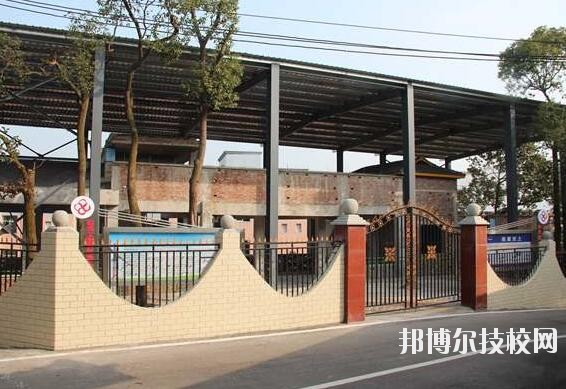 重慶工商學(xué)校2020年報(bào)名條件、招生要求、招生對(duì)象