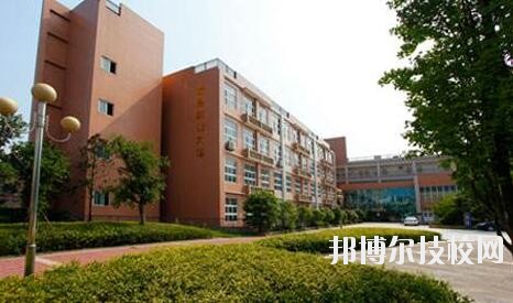重慶北碚職業(yè)教育中心2020年報(bào)名條件、招生要求、招生對象