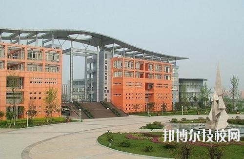 成都市中山職業(yè)技術(shù)學(xué)校2020年報(bào)名條件、招生要求、招生對(duì)象