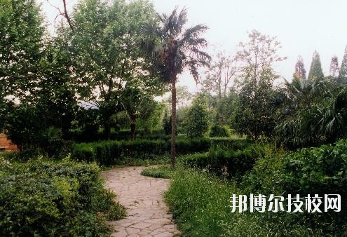 貴州林業(yè)學(xué)校2020年報名條件、招生要求、招生對象
