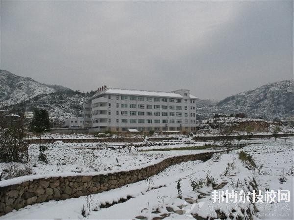 樂清市雁蕩山旅游學(xué)校2020年學(xué)費、收費多少 