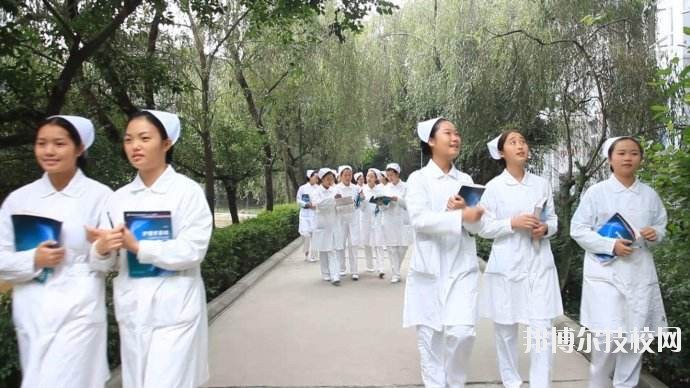  重慶渝東衛(wèi)生學(xué)校2020年報(bào)名條件、招生要求、招生對象
