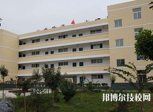 鳳縣職業(yè)教育中心2020年報(bào)名條件、招生要求、招生對象