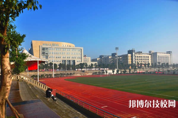 廣州從化高級技工學(xué)校2020年報名條件、招生要求、招生對象