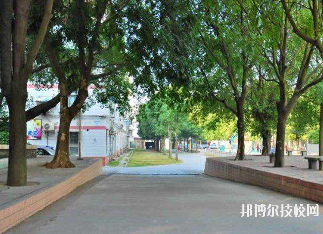 重慶公共交通技工學(xué)校2020年報(bào)名條件、招生要求、招生對(duì)象