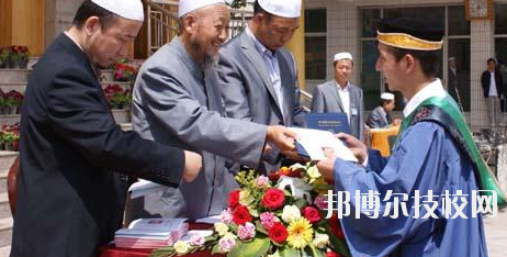 臨夏外國語學(xué)校2020年學(xué)費、收費多少