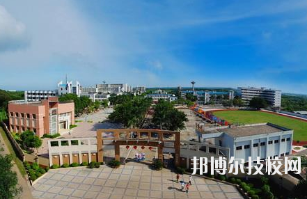 重慶青山工業(yè)技工學(xué)校2020年報(bào)名條件、招生要求、招生對(duì)象