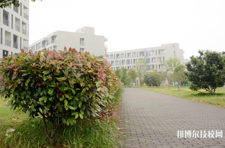 江蘇丹陽中等專業(yè)學校2020年報名條件、招生要求、招生對象