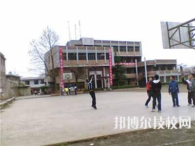 貴州龍里中等職業(yè)學(xué)校2020年報名條件、招生要求、招生對象