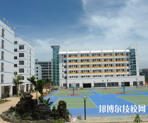 重慶萬州三峽服裝藝術(shù)學(xué)校2020年報名條件、招生要求、招生對象