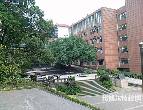 重慶醫(yī)科學(xué)校怎么樣、好不好