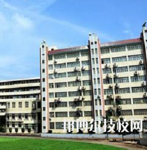 重慶航運旅游學(xué)校2020年報名條件、招生要求、招生對象