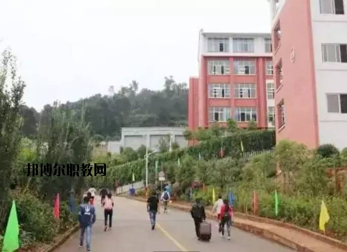 祿勸職業(yè)高級(jí)中學(xué)怎么樣、好不好