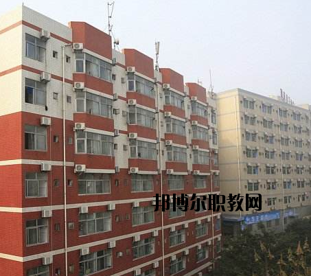 重慶機(jī)電工業(yè)學(xué)校2020年報(bào)名條件、招生要求、招生對(duì)象