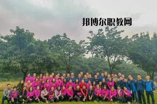 都勻工商管理學(xué)校2020年報(bào)名條件、招生要求、招生對象