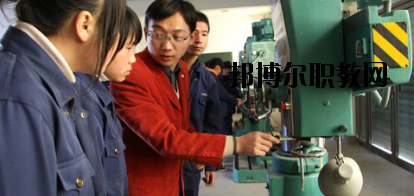 玉門石油中等專業(yè)學校2020年招生錄取分數線