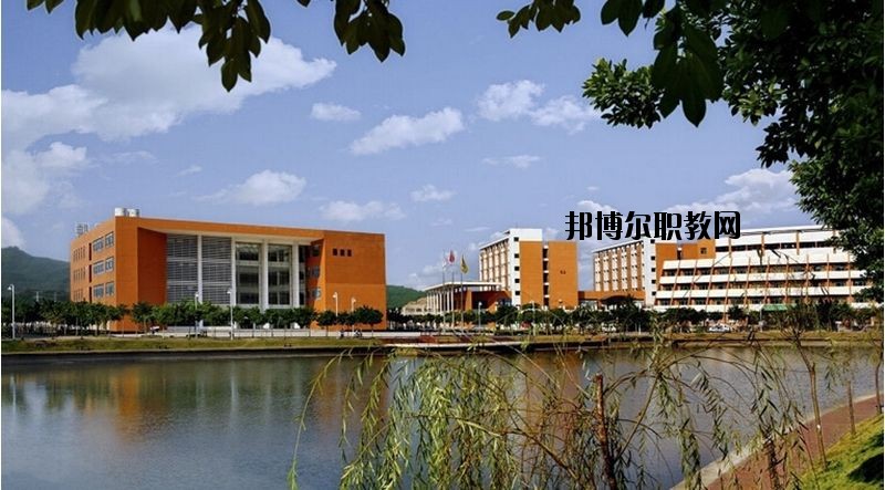 仙桃新亞電腦中等職業(yè)學(xué)校2020年報(bào)名條件、招生要求、招生對(duì)象