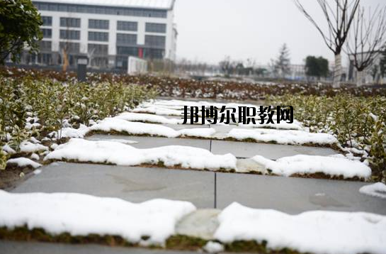 江蘇高港中等專業(yè)學(xué)校2020年報(bào)名條件、招生要求、招生對象
