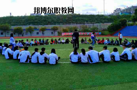 肇慶商務(wù)技工學(xué)校2020年報名條件、招生要求、招生對象