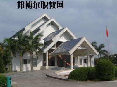 曲靖羅平職業(yè)技術學校2020年報名條件、招生要求、招生對象