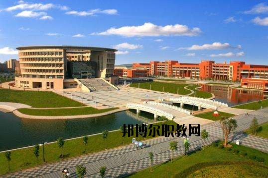 咸寧電子科技學(xué)校2020年報(bào)名條件、招生要求、招生對(duì)象