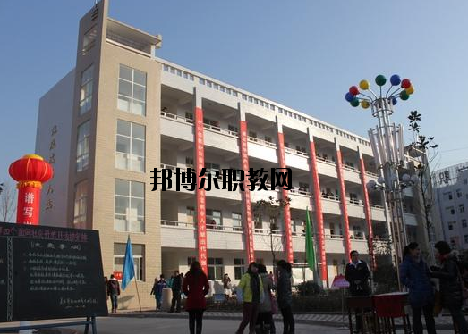 靈寶職業(yè)中等專業(yè)學(xué)校2021年報名條件、招生要求、招生對象