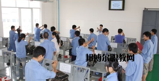 河池交通技工學(xué)校2020年報(bào)名條件、招生要求、招生對(duì)象 