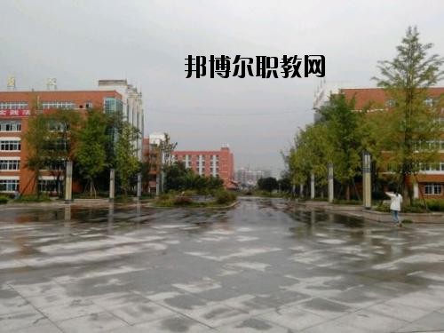 四川江油工業(yè)學(xué)校2020年報(bào)名條件、招生要求、招生對象