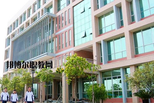 東莞信息技術(shù)學(xué)校2020年報名條件、招生要求、招生對象